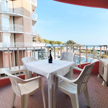 Apollo Fronte Mare Apartment Lido di Jesolo Ngoại thất bức ảnh