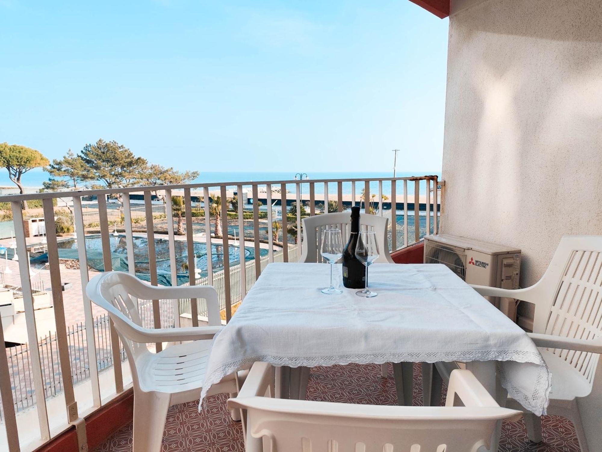 Apollo Fronte Mare Apartment Lido di Jesolo Ngoại thất bức ảnh